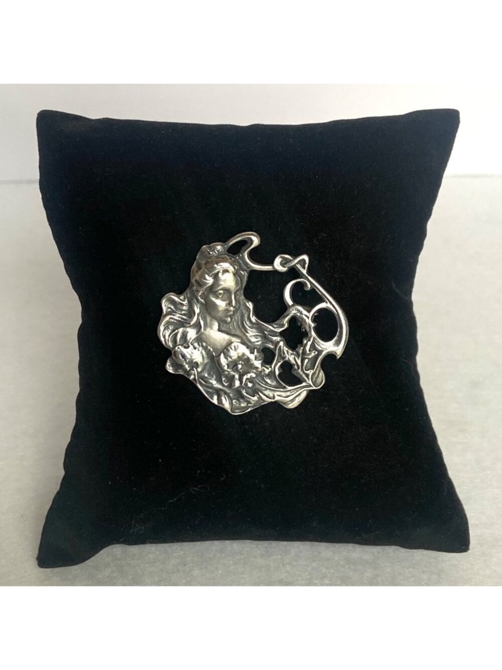 Sterling Silver 925 Art Nouveau Repousse Maiden Woman Profile Brooch Pendant
